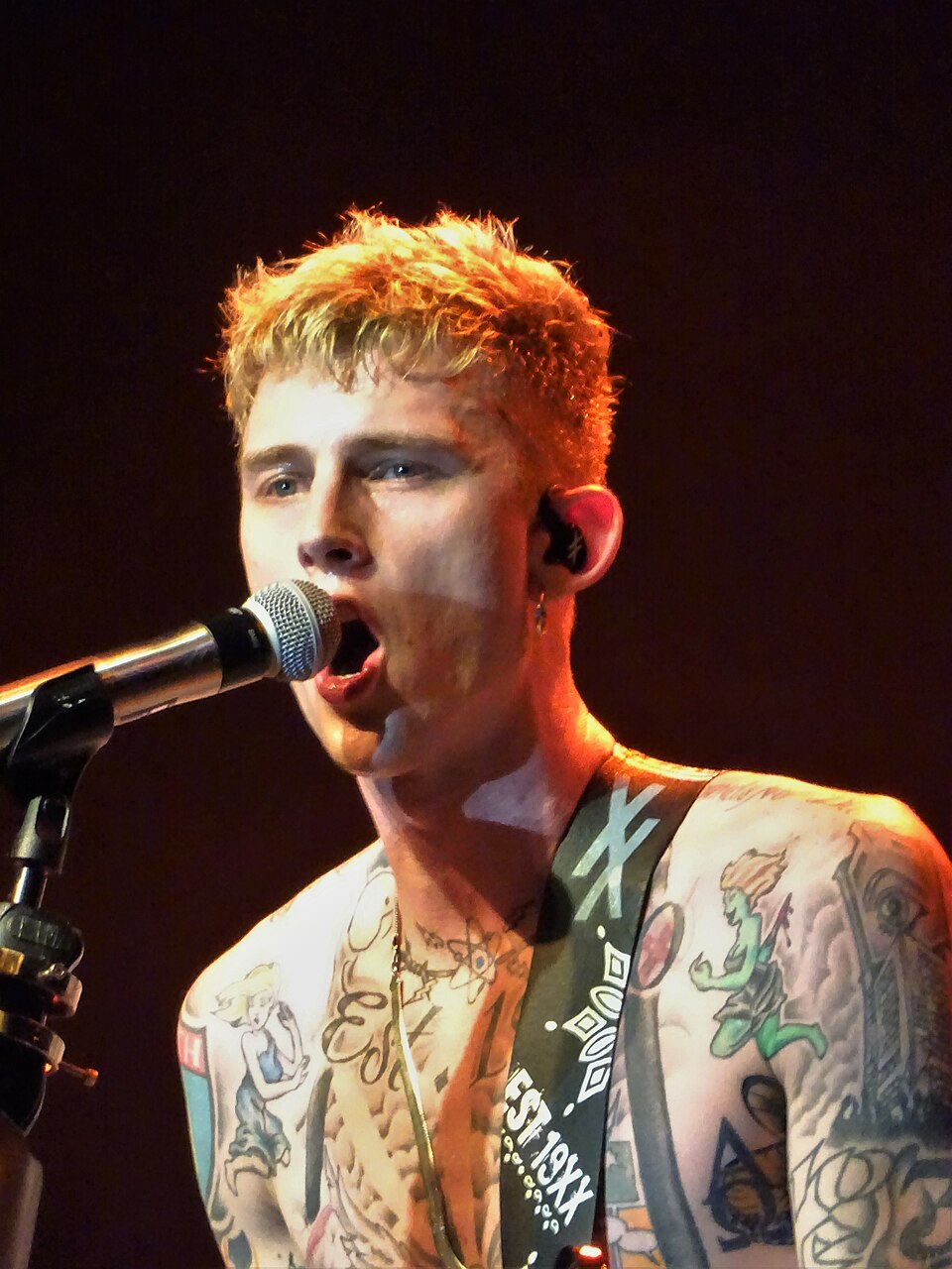 Machine Gun Kelly and Daughter Casie Shine at 2025 Kids' Choice Awards