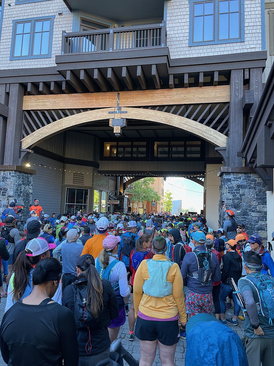 Muthoni Njeru and Elazzaoui Set New Records at Broken Arrow Skyrace