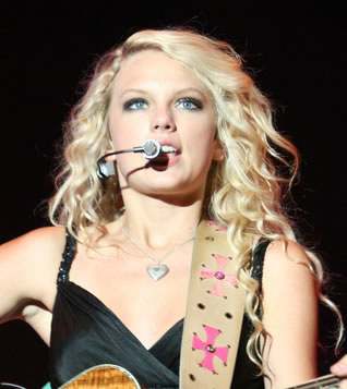 Taylor Swift Joins Travis Kelce at Tight End University in Nashville