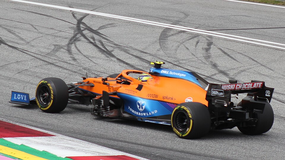 Lando Norris Maintains Lead Amid Chaos at Austrian Grand Prix 2023