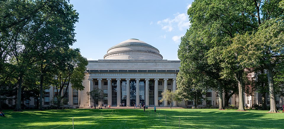 MIT Engineers Innovate Hydrogel Windows to Harvest Water from Air