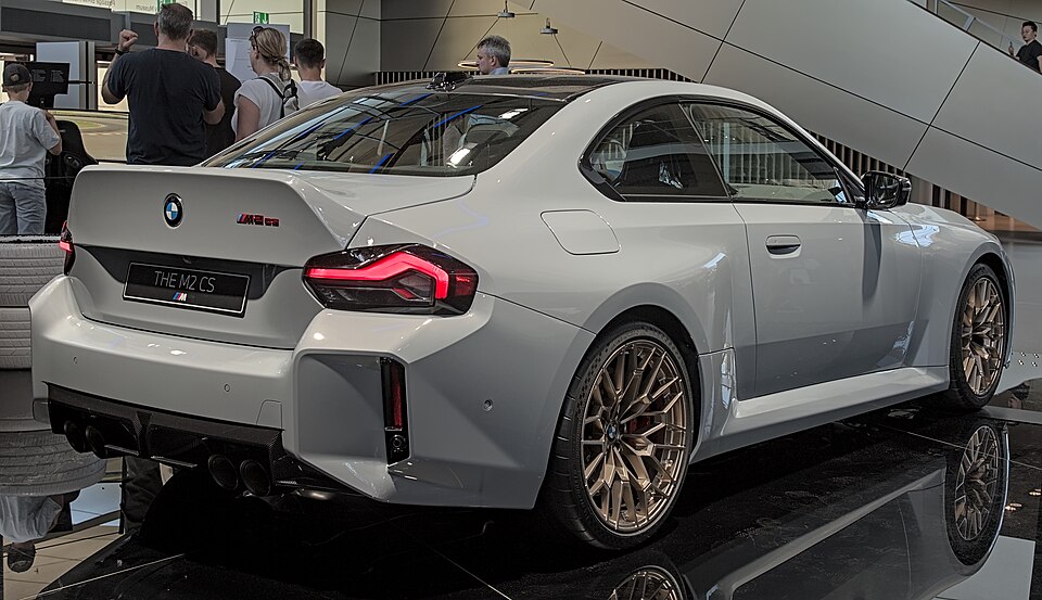 BMW M2 CS Shatters Nürburgring Record with Impressive Performance