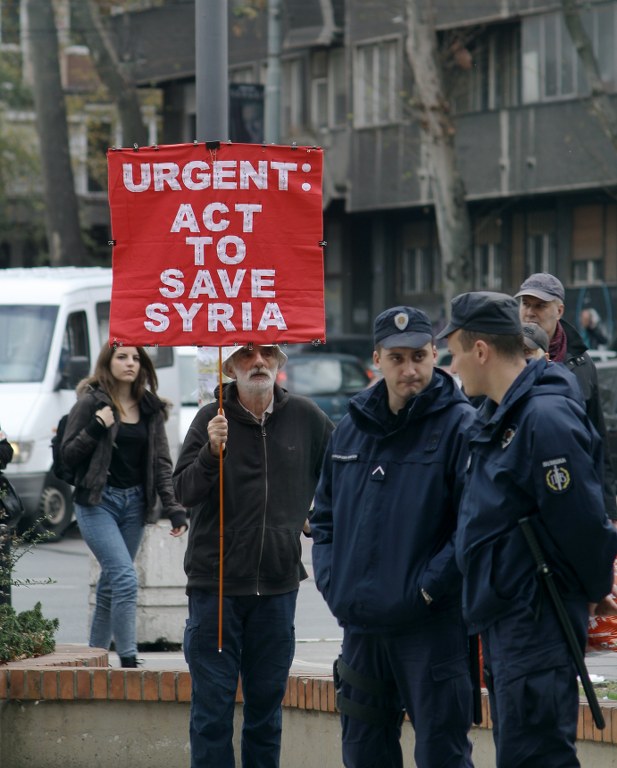 Serbian Protesters Shift Tactics, Demand New Elections Amid Civil Disobedience