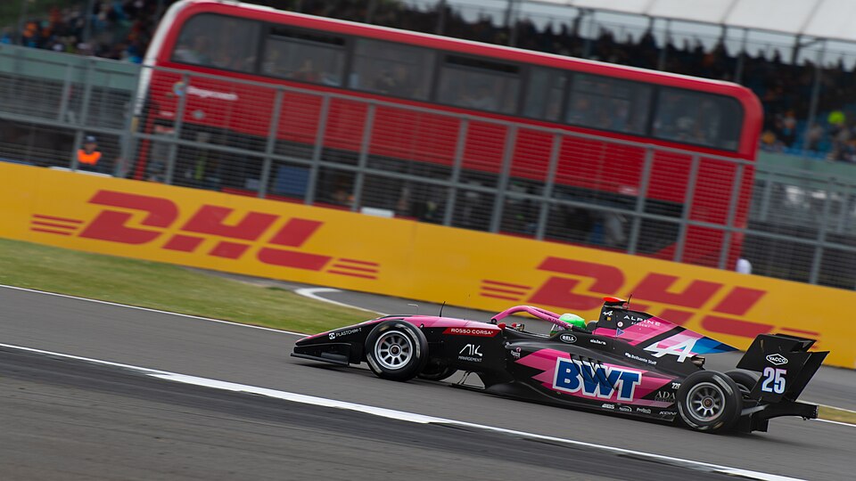 Nikola Tsolov Secures Pole Position at Silverstone F3 Qualifying