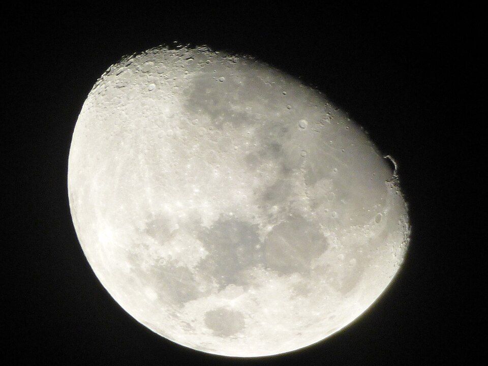 Spectacular 'Golden Handle' to Illuminate Moon on July 5, 2025