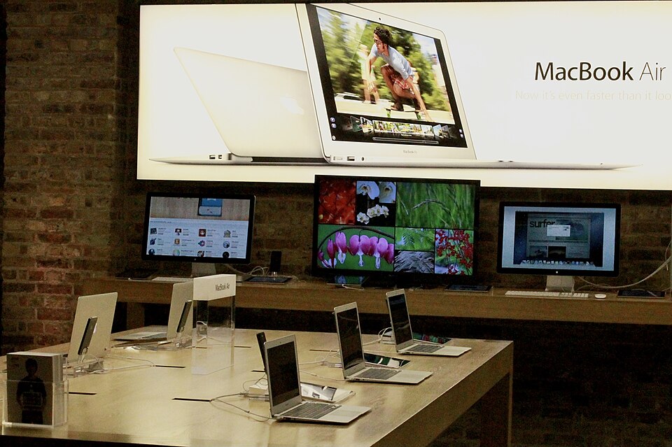 Record-Breaking Price Drop: 13-Inch M4 MacBook Air Under $850