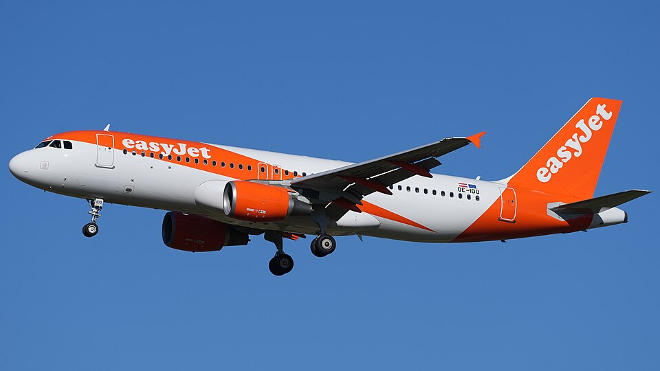 UK Airport Staff Incentivized for Spotting EasyJet Oversized Bags