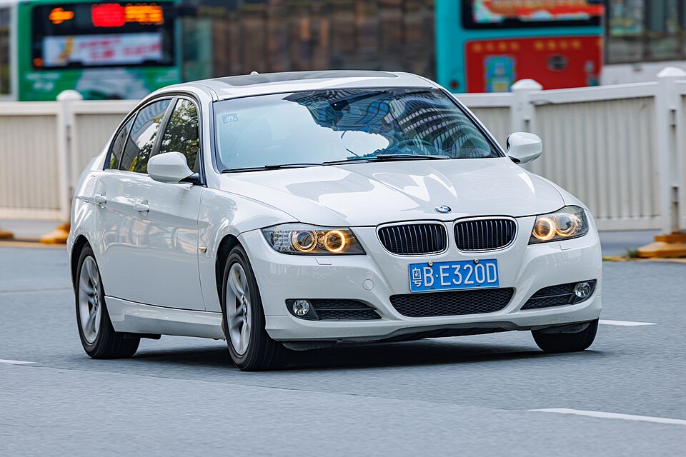 BMW Marks 50 Years of 3 Series with Limited Edition Sedan