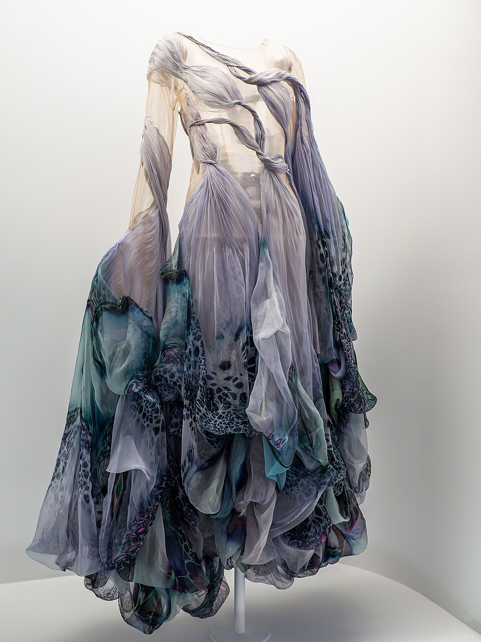 Spiber and Iris van Herpen Showcase Innovative Collaboration at Paris Haute Couture 2025