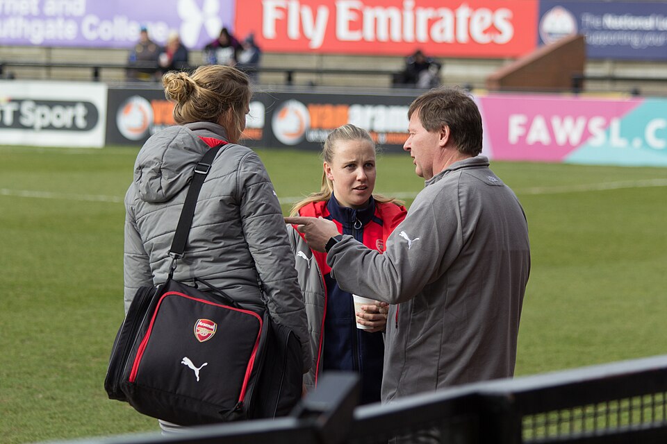 Beth Mead and Vivianne Miedema Prepare for Rivalry at UEFA Women's EURO 2025