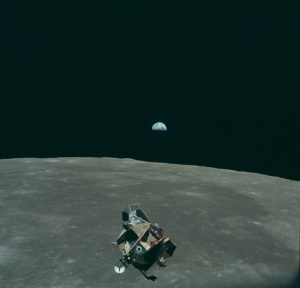 NASA Requests Proposals for Earth-Moon-Mars Communication Systems
