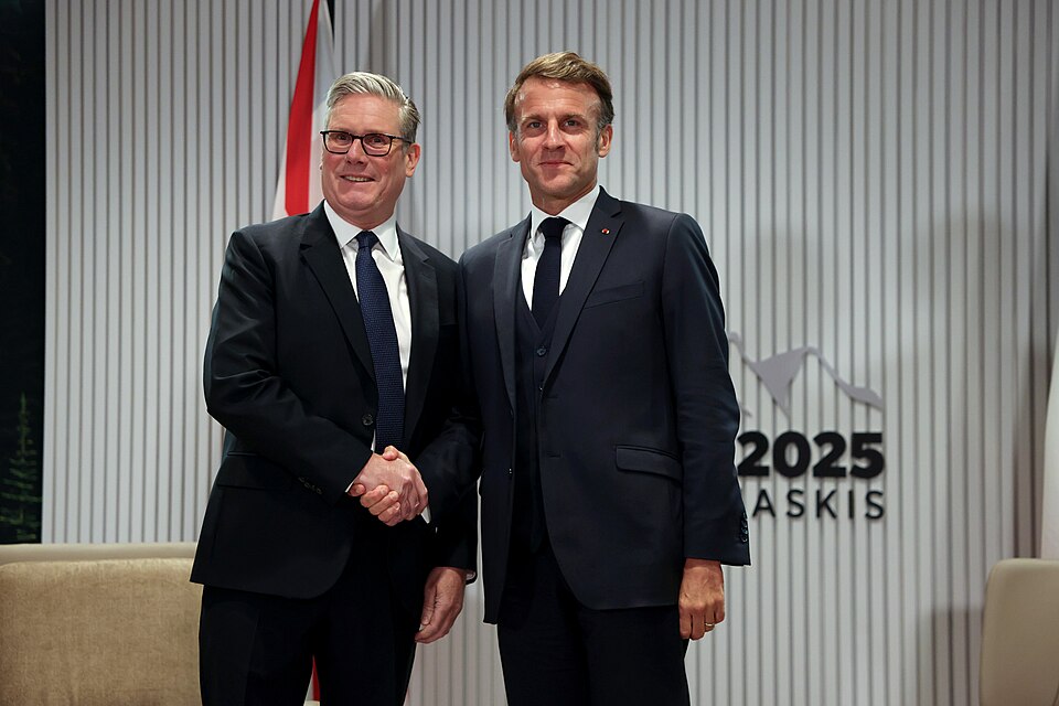 Starmer and Macron Explore Migrant Exchange Agreement Amid Crisis