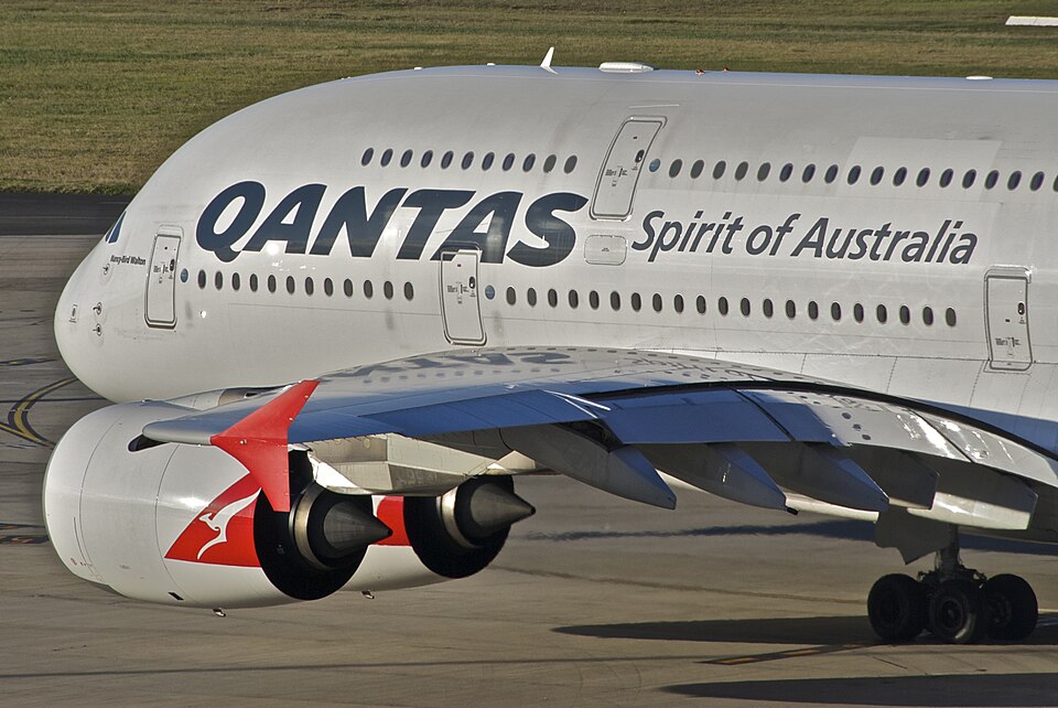 Qantas Flight Delayed After Aerobridge Collision at Sydney Airport