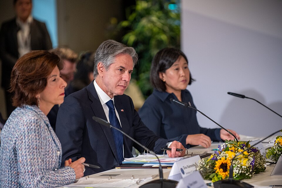 EU Advocates Negotiated Trade Solution with US Amid Tariff Threats