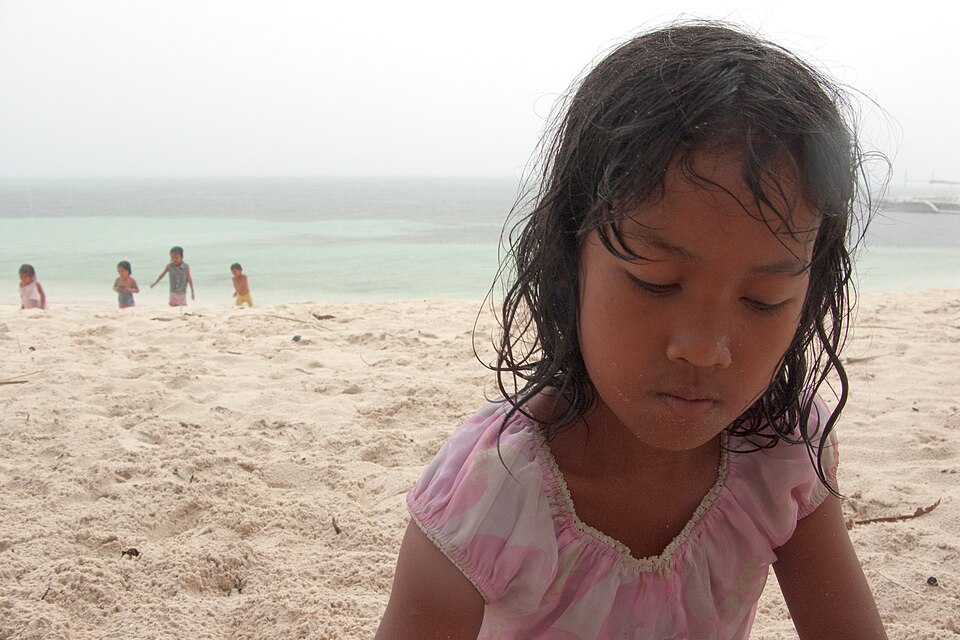 Filipina Caregiver Leah Mosquera Succumbs to Injuries in Israel Attack