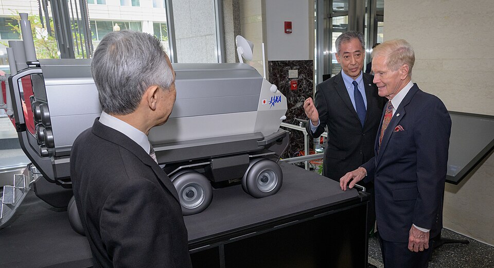 NASA to Select Supplier for Self-Driving Lunar Rover in Artemis Mission