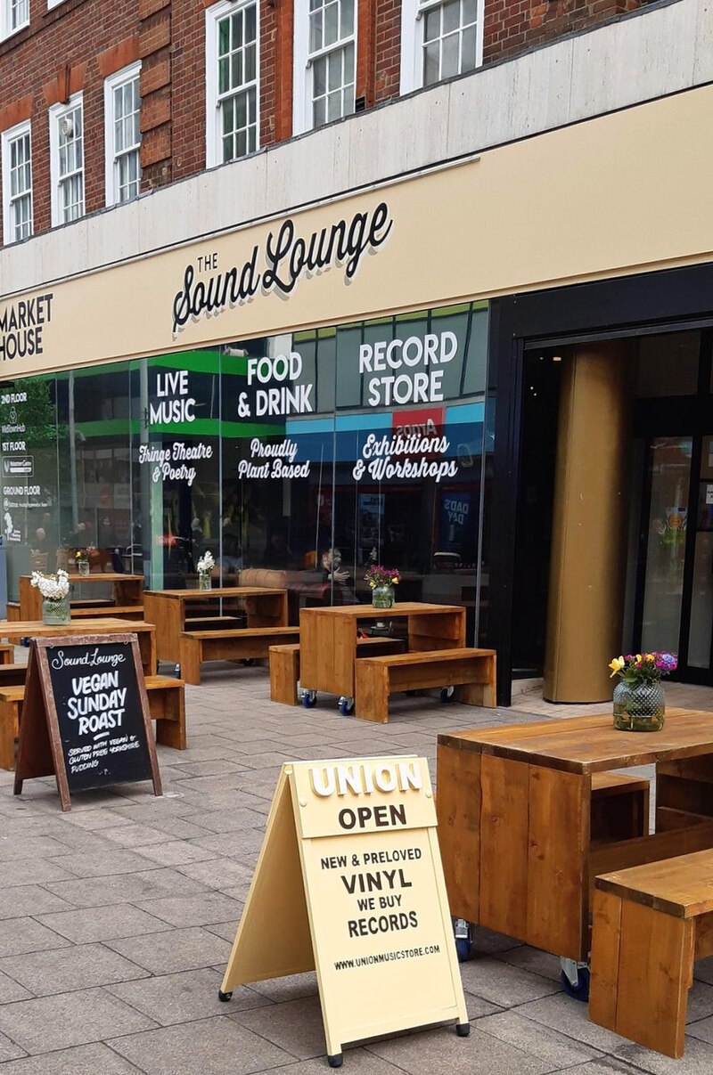 Sinews' Music Video Spotlights Decline of Grassroots Venues in UK