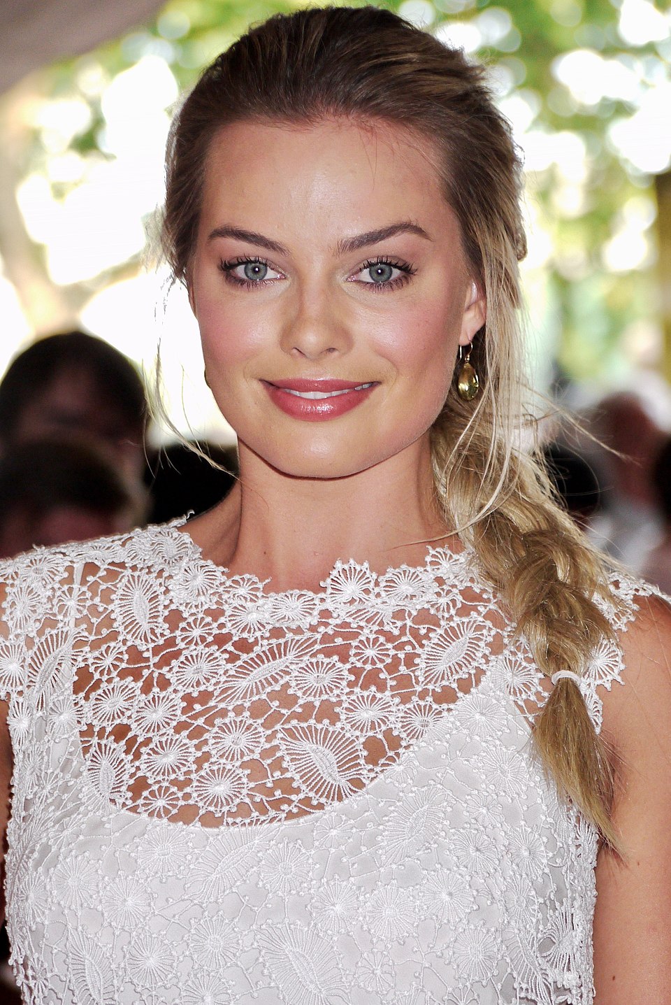 Margot Robbie's Summer Fashion: Embracing Elegance in Italy