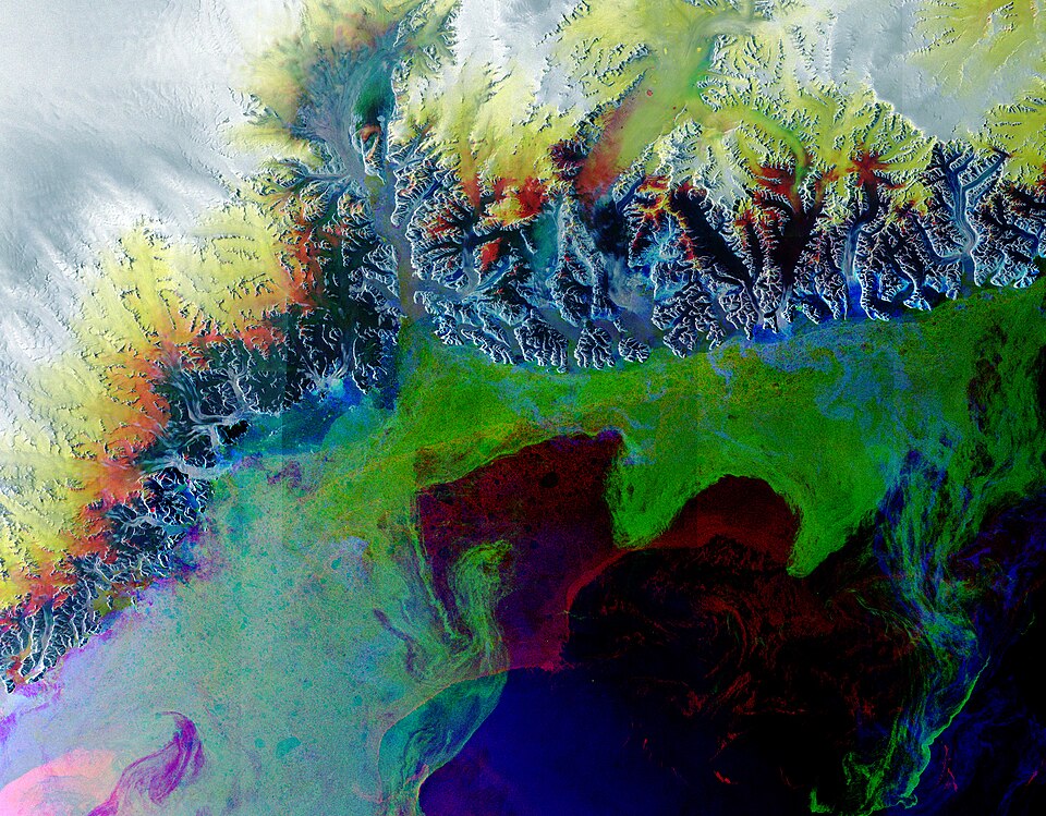 Unusual Meltwater Patterns Discovered on Greenland Ice Sheet This Summer