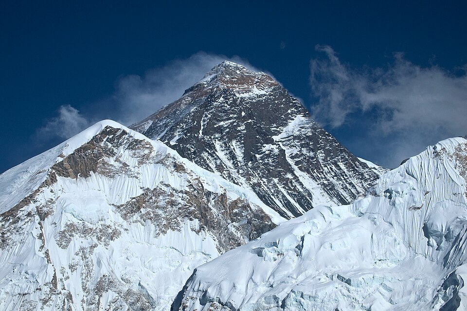Four Skiers Rescued from Avalanche on New Zealand's Mount Ruapehu