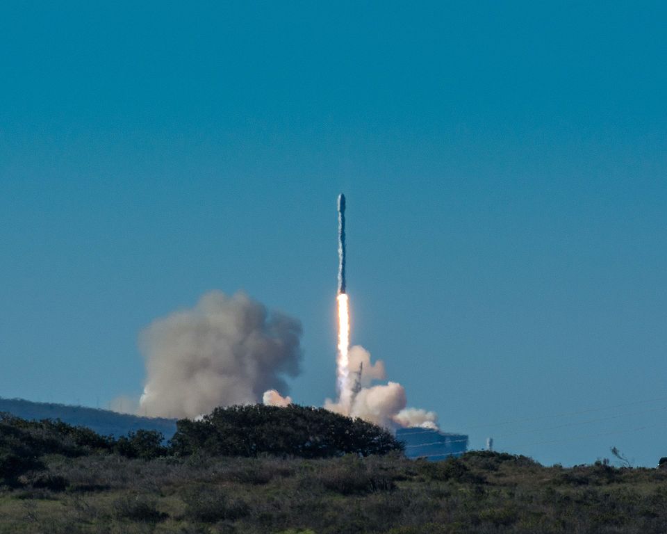 SpaceX Falcon 9 Launch Expected to Cause Sonic Booms in California