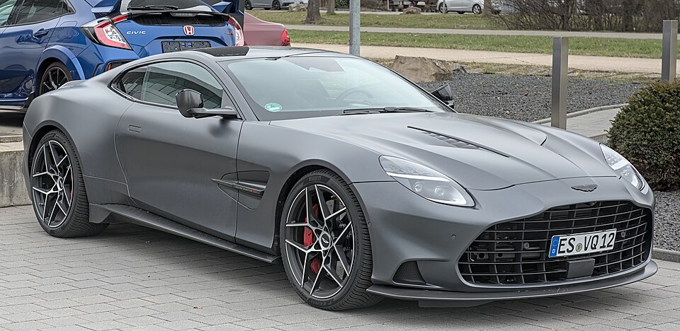Aston Martin Vanquish Volante: Performance and Design in Any Weather