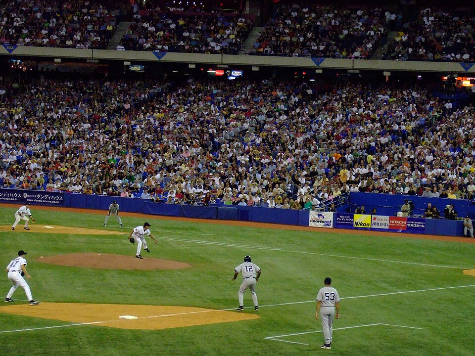 Yankees Face Blue Jays in Key AL East Showdown at Rogers Centre