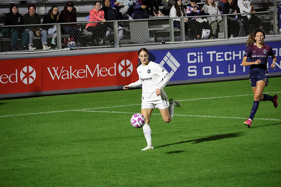 Lianne Sanderson's Predictions for 2025 NWSL MVP: Top Contenders Revealed