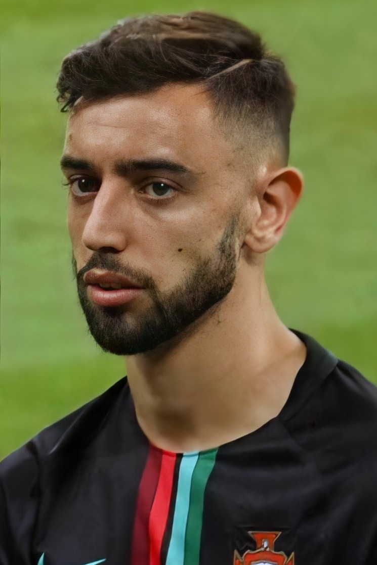 Bruno Fernandes Shines as Manchester United Defeats West Ham 2-1