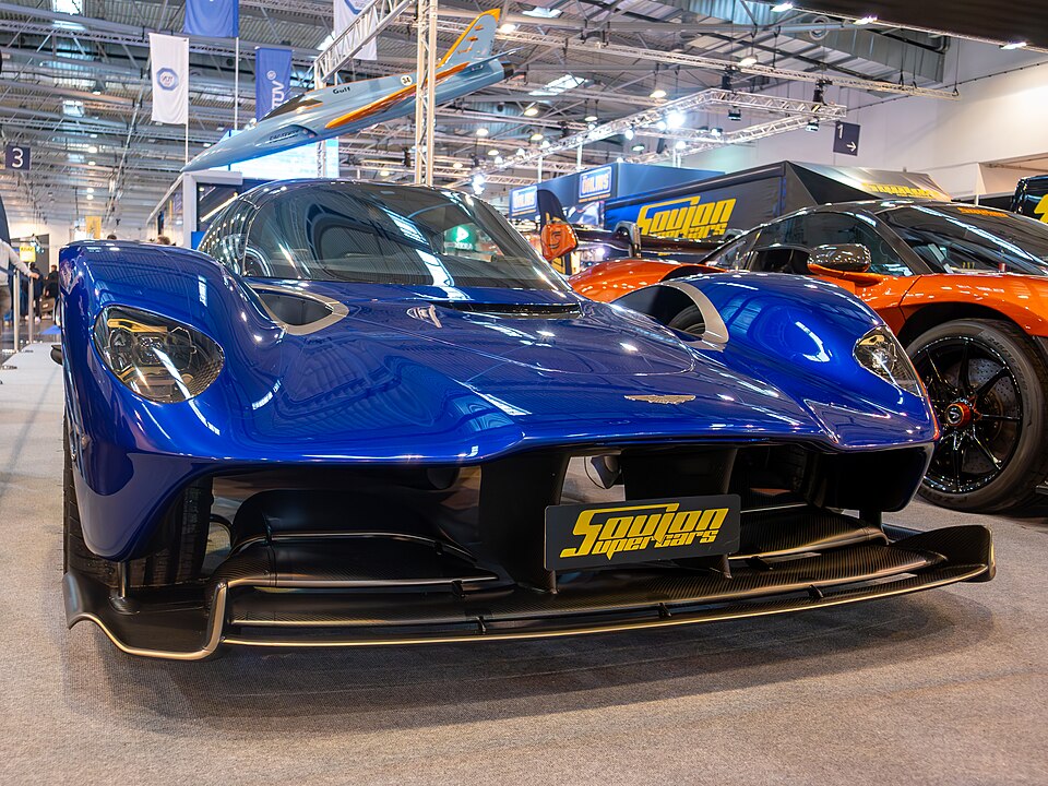 Emergence of Hypercars: The Pinnacle of Automotive Engineering