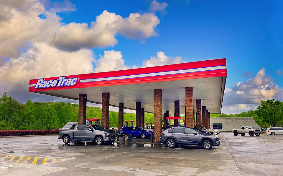 RaceTrac Expands Convenience for Truck Drivers by Accepting QuikQ Fuel Cards