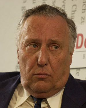 Lee Child Reflects on Frederick Forsyth's Impact on Thriller Genre