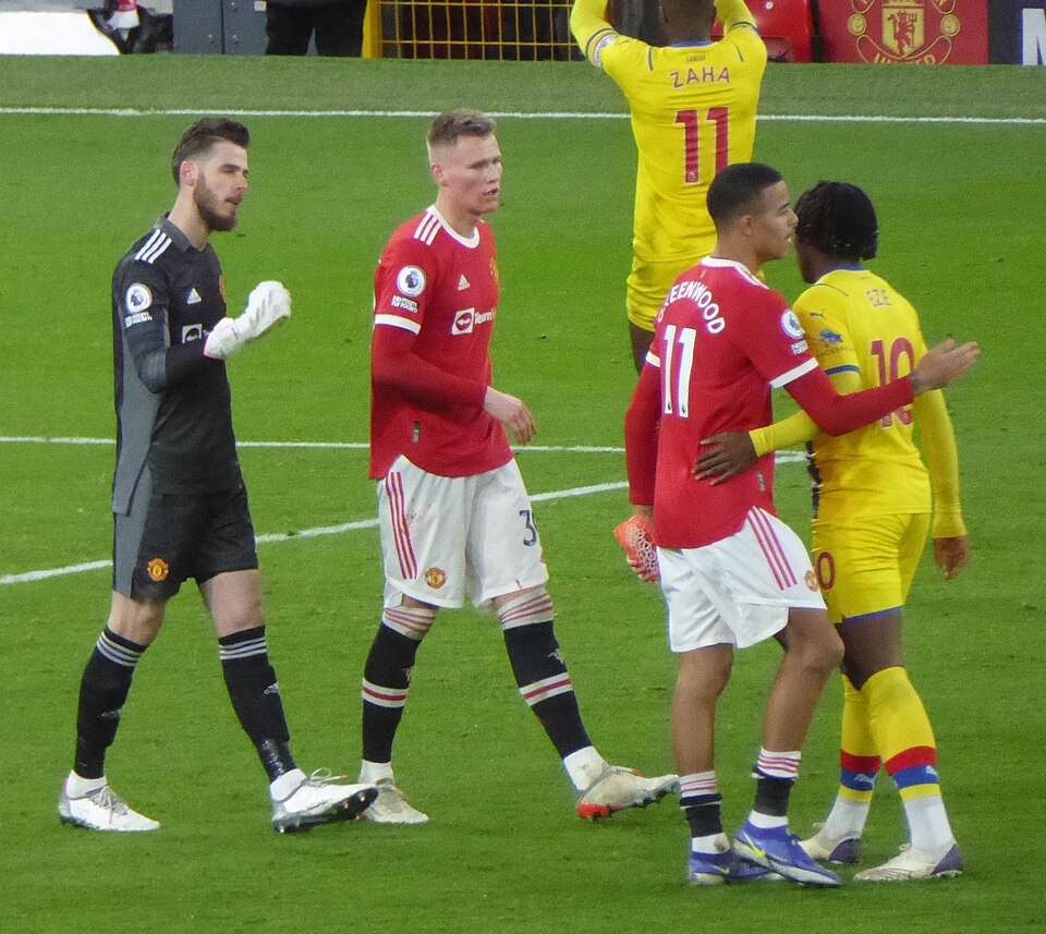 Paul Scholes Advocates for Manchester United to Sign Eberechi Eze