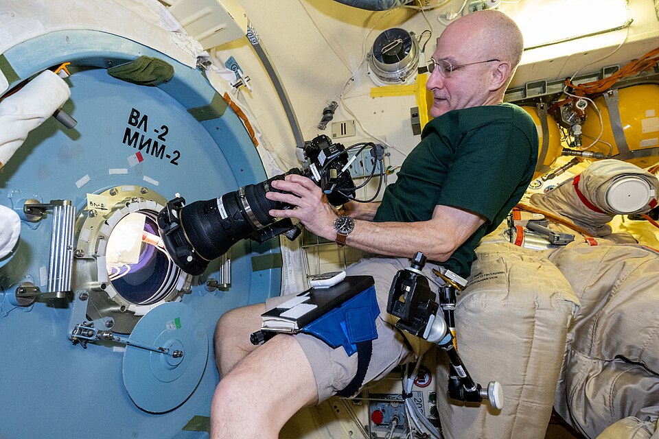 NASA Celebrates Expedition 72 Crew's Achievements at Ceremony