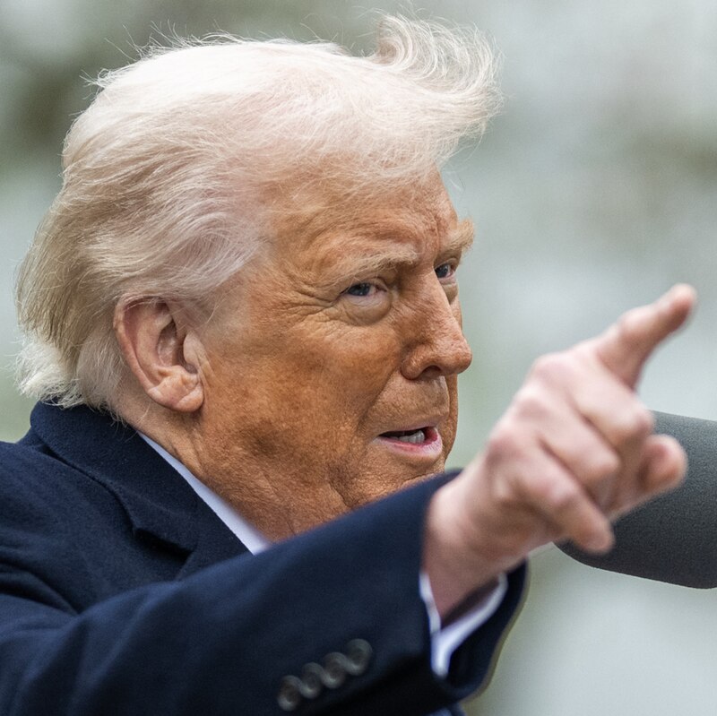 Asian Markets Decline Amid Renewed Trade War Concerns from Trump