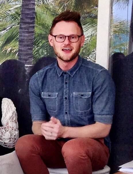 Designing Small Living Rooms: Bobby Berk's Sofa Selection Tips
