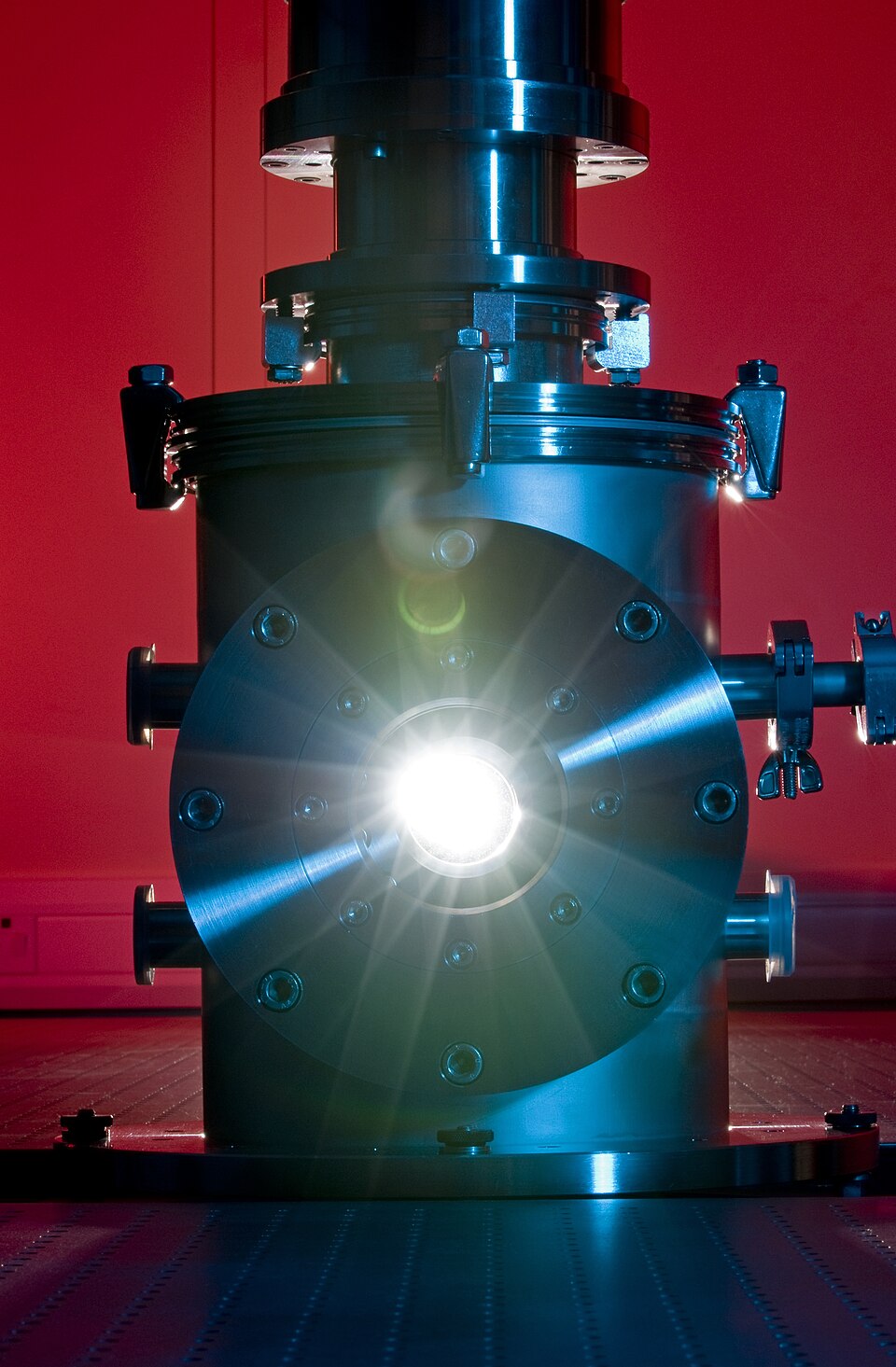 New Quantum Simulation Reveals Light Emergence from Darkness