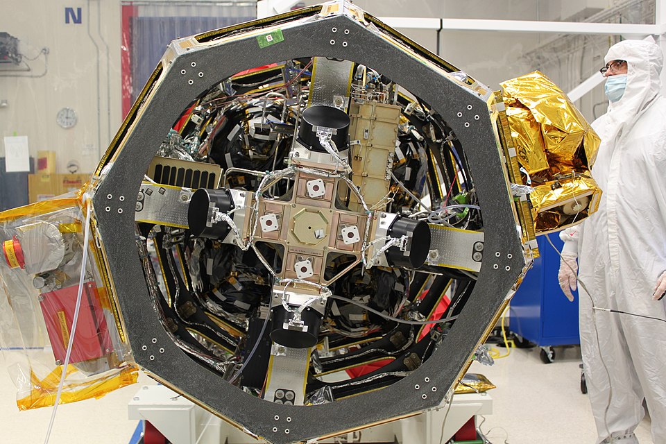 China Achieves Historic Daytime Laser Communication with Moon
