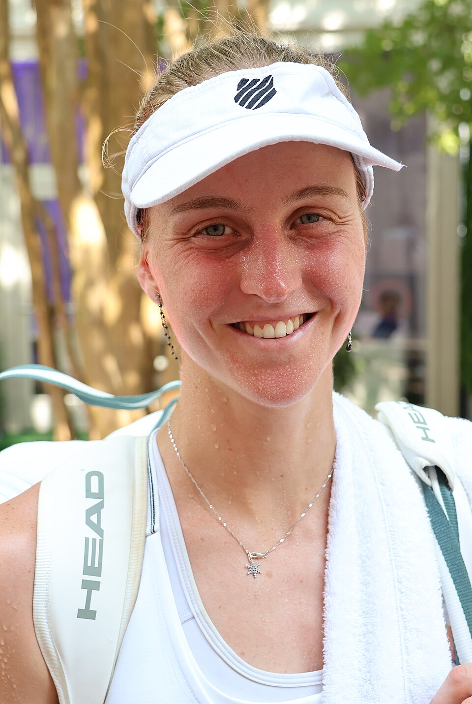 Liudmila Samsonova Triumphs Over Naomi Osaka in Berlin Tennis Open