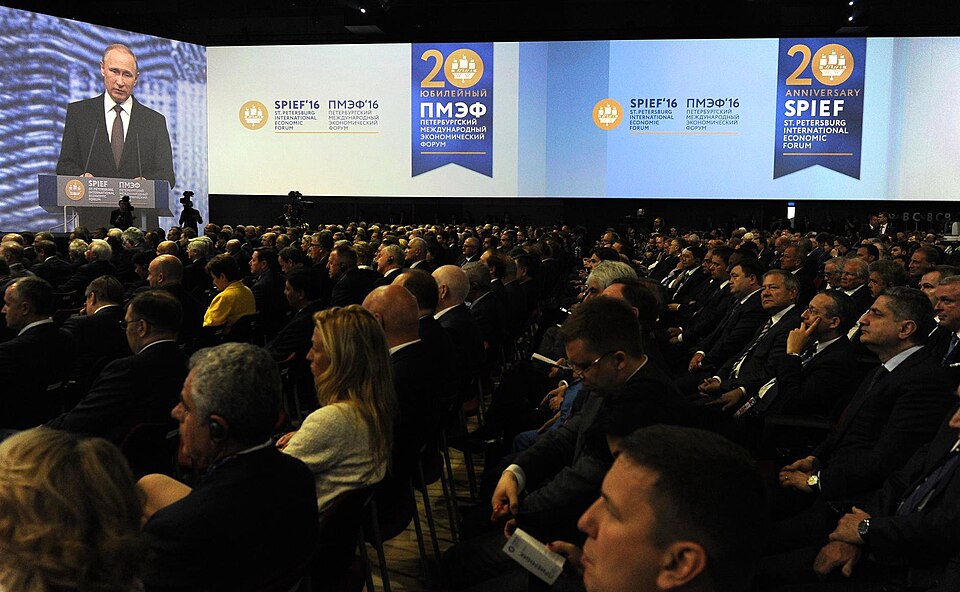 Russia Faces Economic Recession Amid Ongoing Ukraine Conflict